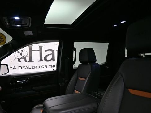 Used 2023 GMC Sierra 1500 AT4 w/ Technology Package AWD/4WD image 17