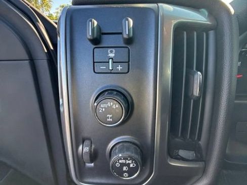 Used 2018 Chevrolet Silverado 1500 LT w/ All Star Edition AWD/4WD image 23