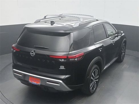 Used 2025 Nissan Pathfinder Platinum w/ Black Appearance Package image 25