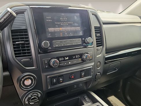Used 2024 Nissan Titan SV w/ SV Convenience Package AWD/4WD image 23