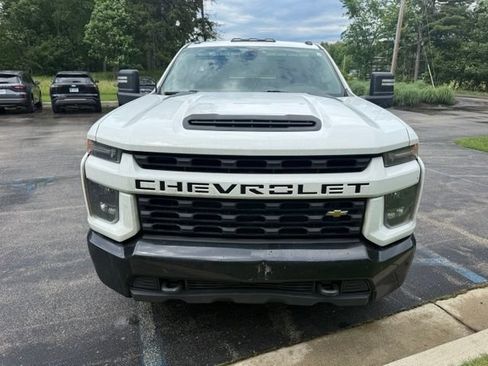 Used 2023 Chevrolet Silverado 2500 Custom w/ Custom Convenience Package AWD/4WD image 2
