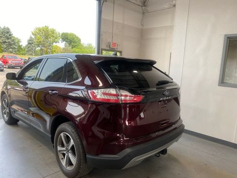 Used 2024 Ford Edge SEL w/ Convenience Package AWD/4WD image 3