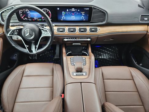 Used 2024 Mercedes-Benz GLS 450 4MATIC image 18