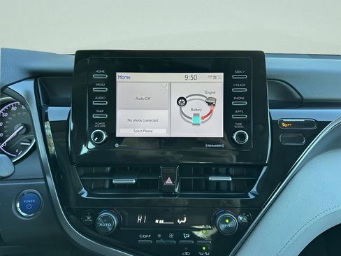 Used 2021 Toyota Camry LE image 20