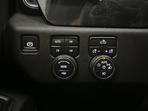 Used 2025 Chevrolet Silverado 1500 RST AWD/4WD image 50
