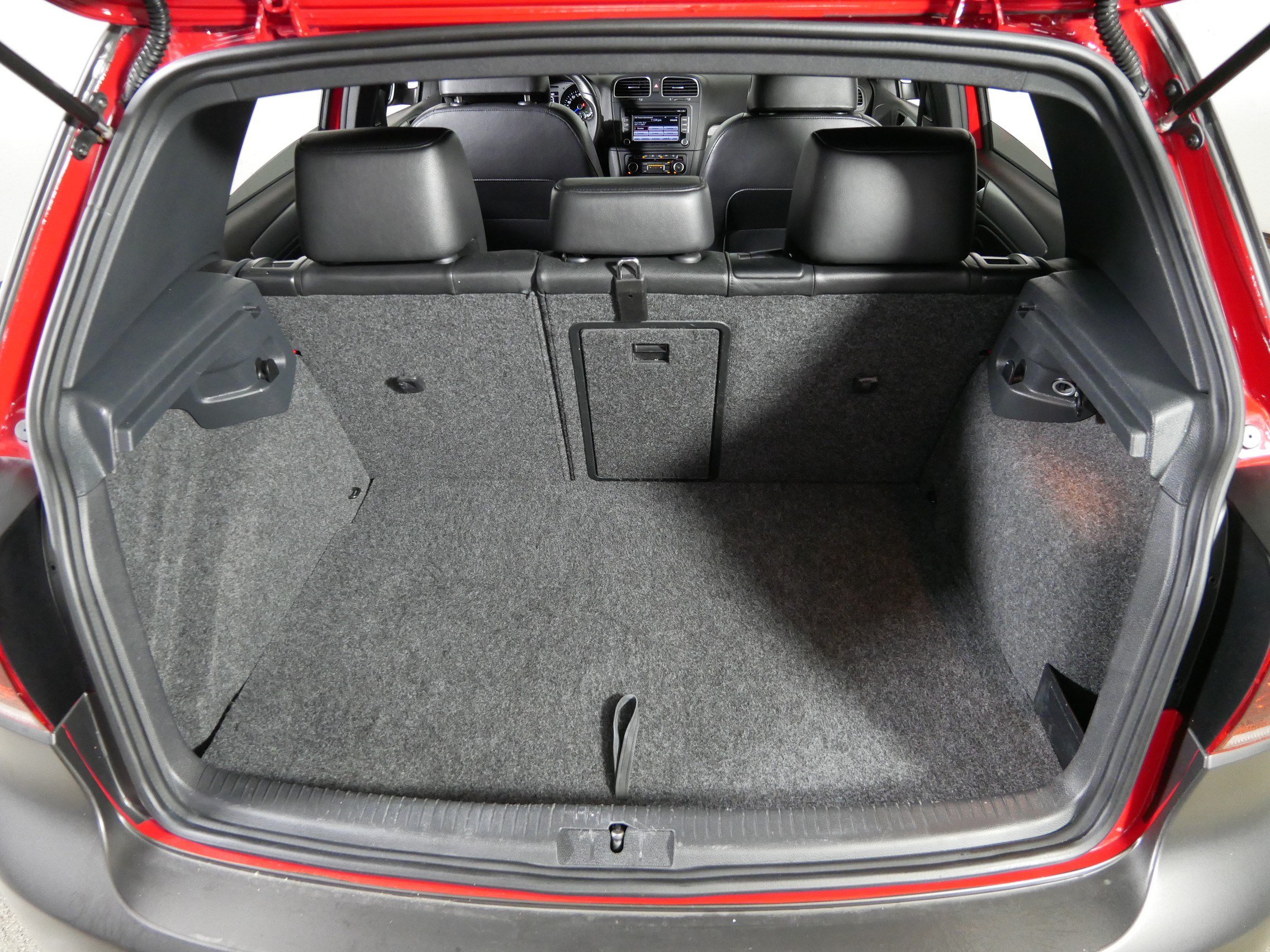 Used 2013 Volkswagen Golf R 4-Door AWD/4WD image 18