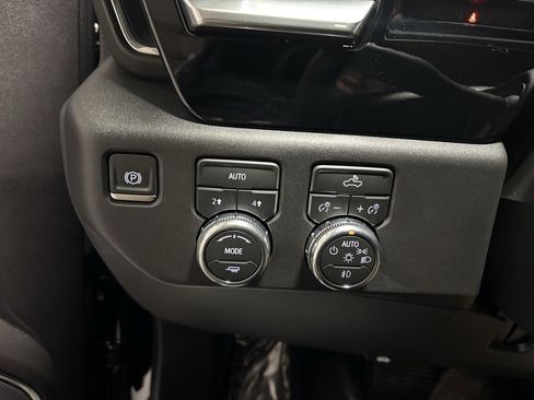 New 2026 GMC Sierra 1500 Elevation image 14