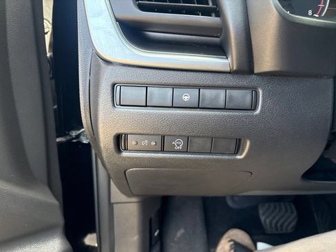Used 2023 Nissan Rogue SV AWD/4WD image 14