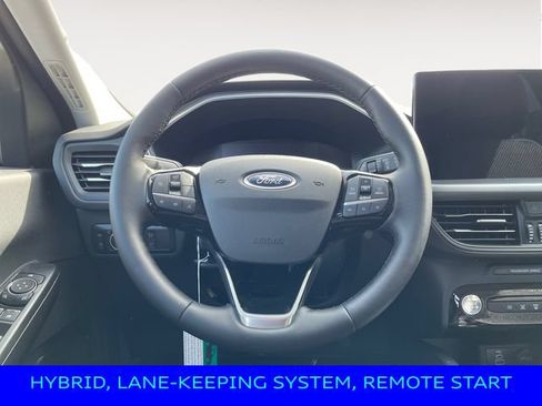 New 2024 Ford Escape SE FWD image 12