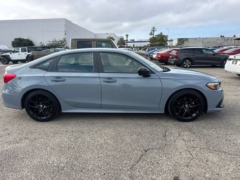 Used 2024 Honda Civic Sport image 4