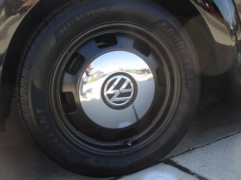 Used 2013 Volkswagen Beetle 2.5 FWD image 80