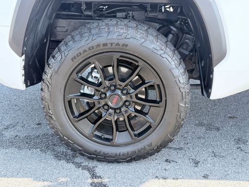 Used 2024 Toyota Tundra SR5 w/ SR5 Premium Package AWD/4WD image 35