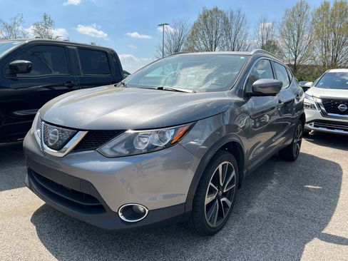 Used 2018 Nissan Rogue Sport SL image 1
