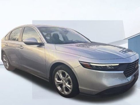 Used 2023 Honda Accord LX image 3