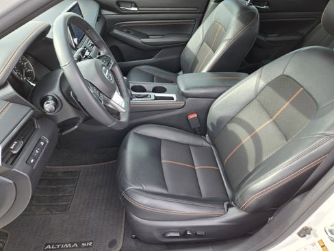 Used 2021 Nissan Altima 2.5 SR w/ SR Premium Package image 10