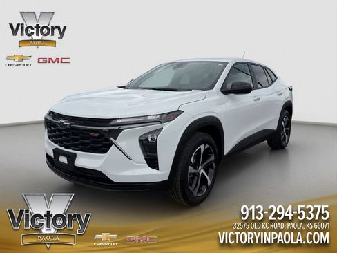 Used 2024 Chevrolet Trax RS w/ Driver Confidence Package FWD image 1