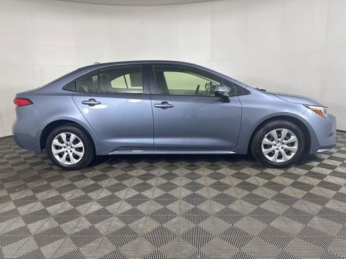 Used 2025 Toyota Corolla LE FWD image 2