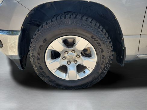 Used 2021 RAM 1500 Big Horn RWD image 32