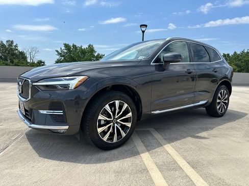 Certified 2023 Volvo XC60 B5 Plus w/ Climate Package AWD/4WD image 4