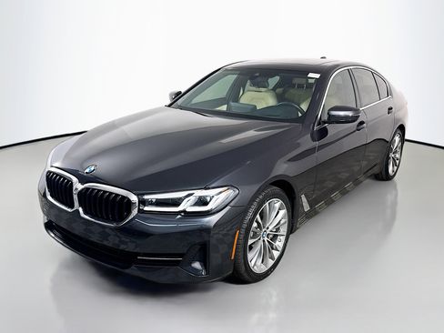 Used 2023 BMW 540i w/ Premium Package image 4