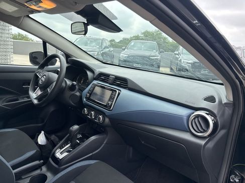 Used 2025 Nissan Versa SV FWD image 15