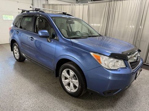 Used 2016 Subaru Forester 2.5i Premium w/ All-Weather Package AWD/4WD image 3
