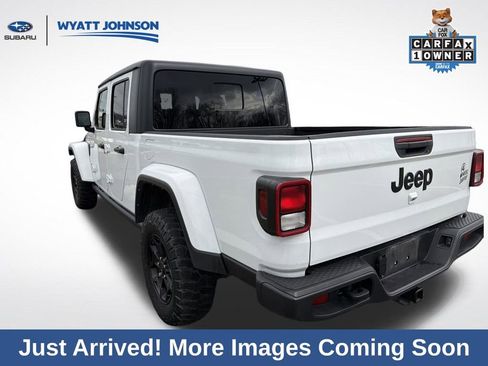 Used 2023 Jeep Gladiator Willys image 5