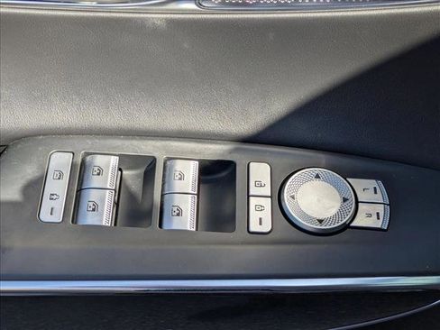 Used 2022 Genesis GV70 2.5T image 25