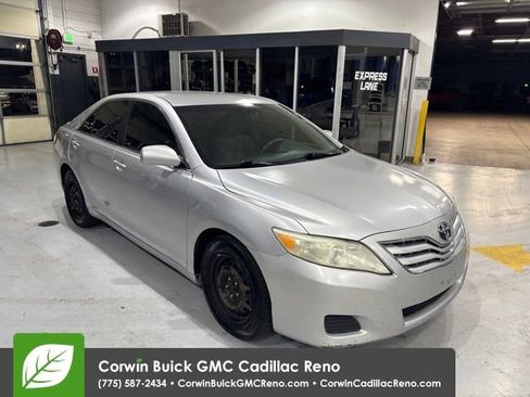 Used 2011 Toyota Camry LE FWD image 4