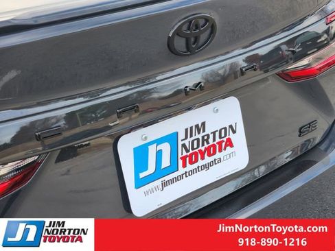 Used 2025 Toyota Camry SE image 12