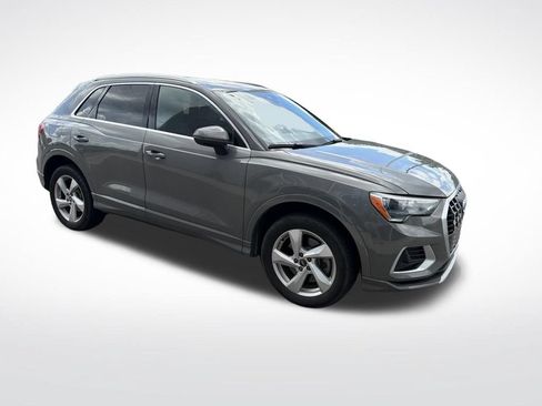 Used 2021 Audi Q3 2.0T Premium w/ Convenience Package AWD/4WD image 2