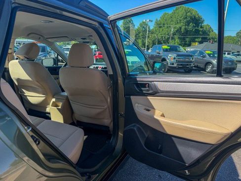 Used 2018 Subaru Outback 2.5i AWD/4WD image 17