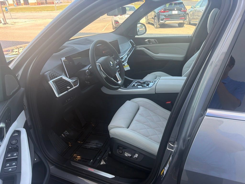 New 2026 BMW X5 xDrive50e w/ Climate Comfort Package AWD/4WD image 24