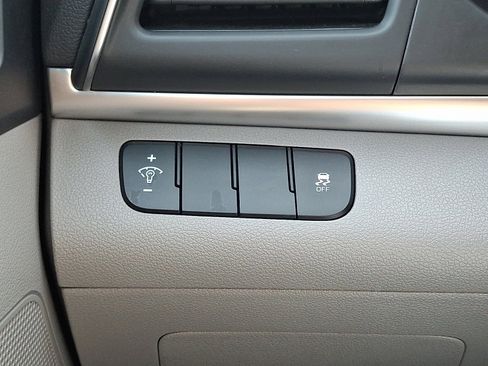 Used 2019 Hyundai Elantra SE FWD image 26