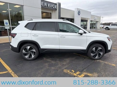 New 2026 Volkswagen Taos SE AWD/4WD image 8