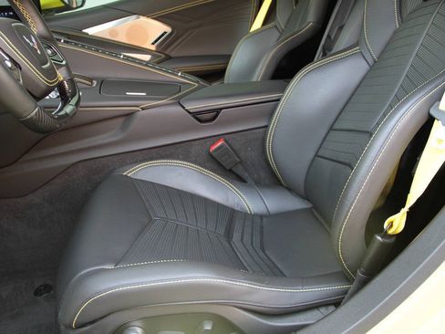 Used 2024 Chevrolet Corvette Z06 w/ Z07 Performance Package RWD image 17