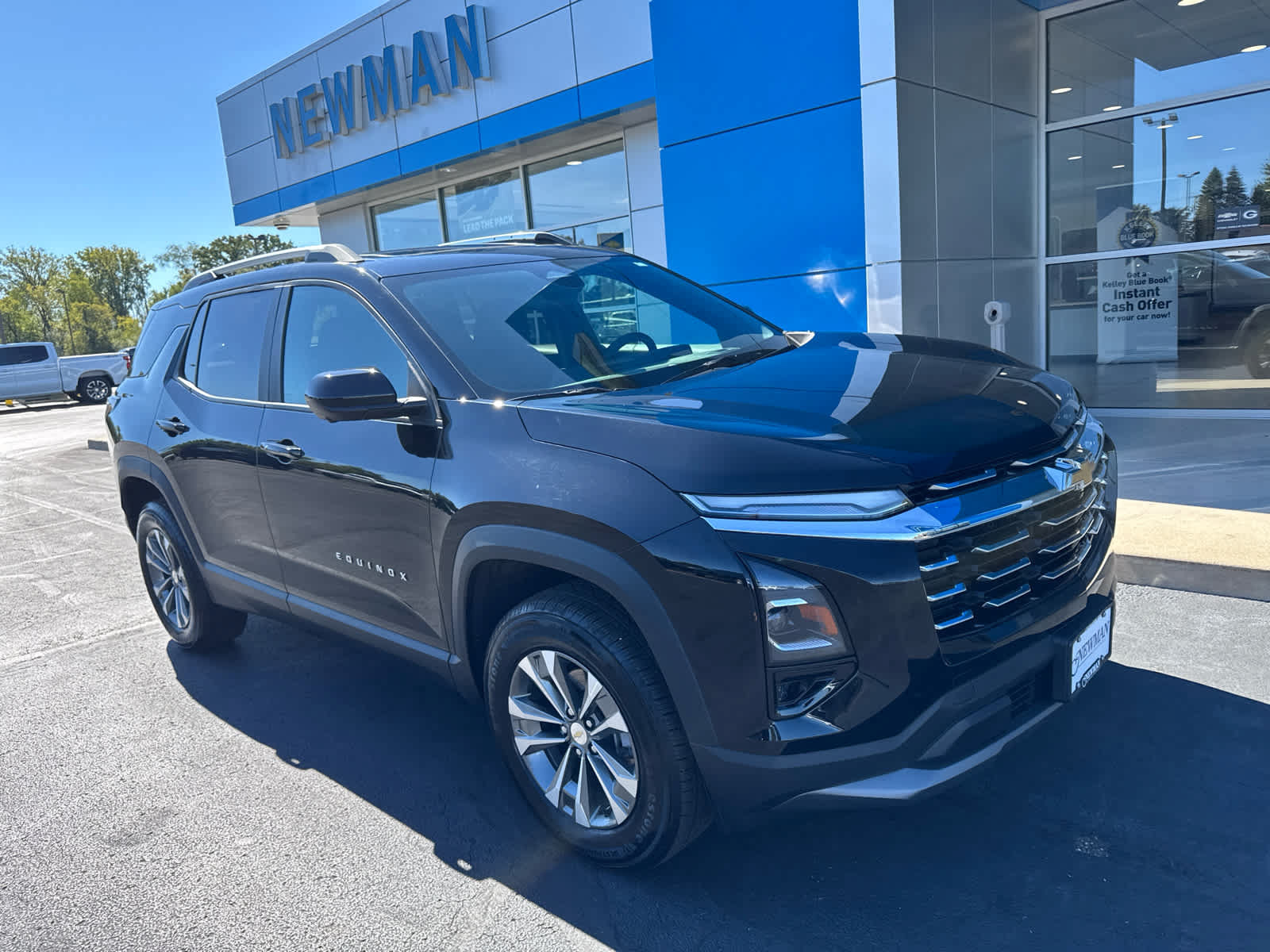 Used 2025 Chevrolet Equinox LT w/ Safety and Technology Package FWD image 1