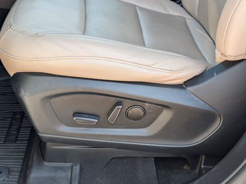 Used 2021 Ford Explorer Limited w/ Equipment Group 301A RWD image 11