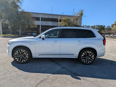 New 2026 Volvo XC90 T8 Plus image 3
