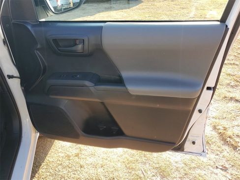 Used 2019 Toyota Tacoma SR5 image 33