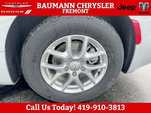 New 2026 Chrysler Voyager LX FWD image 25