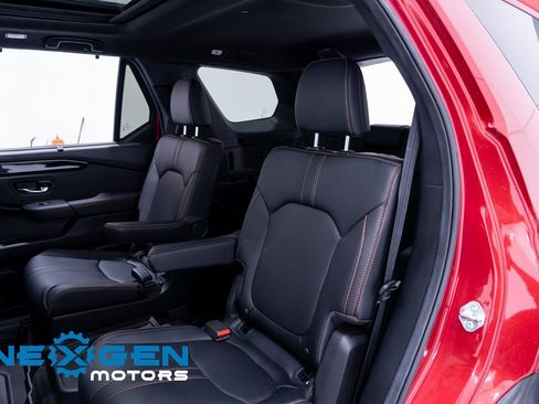 Used 2025 Honda Pilot TrailSport image 40