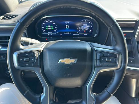 Used 2024 Chevrolet Suburban LT image 12