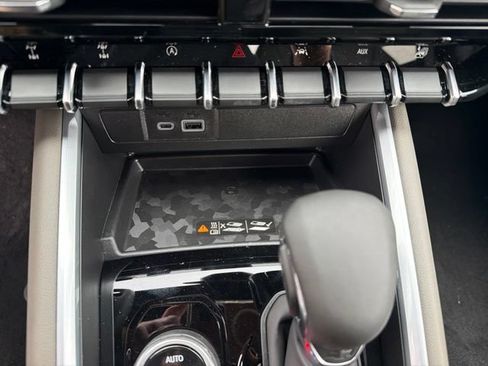 New 2026 Chevrolet Colorado ZR2 w/ Technology Package AWD/4WD image 19