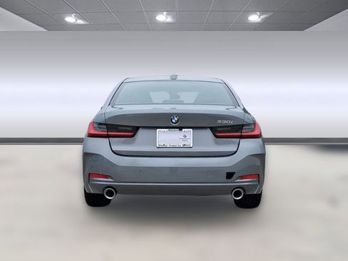 Used 2025 BMW 330i Sedan w/ Convenience Package image 9
