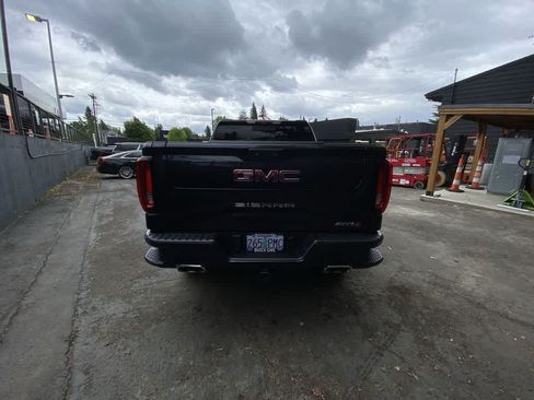 Used 2024 GMC Sierra 1500 AT4 w/ Technology Package AWD/4WD image 5
