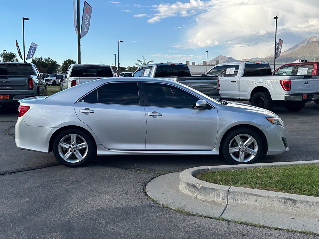 Used 2012 Toyota Camry SE FWD image 7