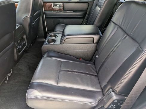 Used 2017 Lincoln Navigator Select AWD/4WD image 27