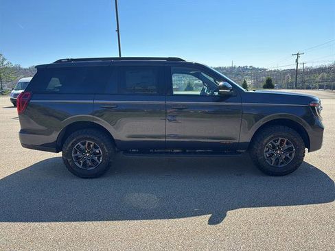 New 2026 Ford Expedition Tremor image 5