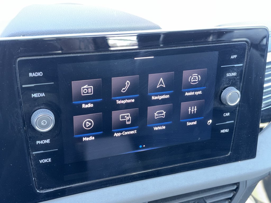 Used 2025 Volkswagen Jetta SE FWD image 4